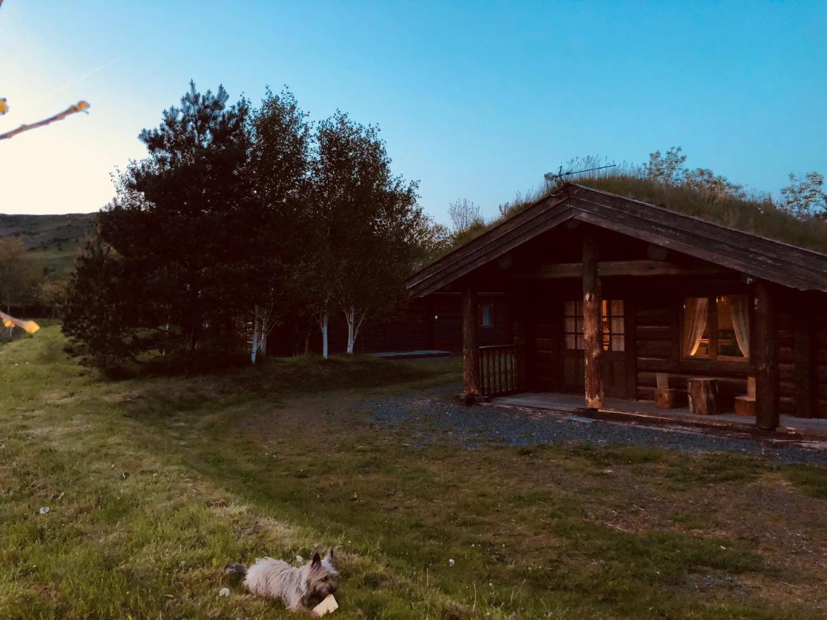Log Home Village Ulverston Exterior photo