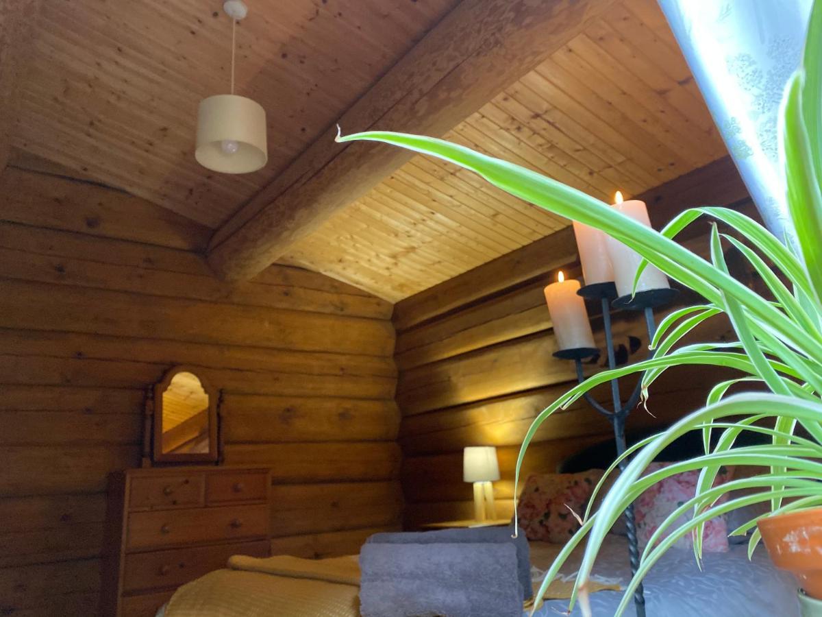Log Home Village Ulverston Exterior photo